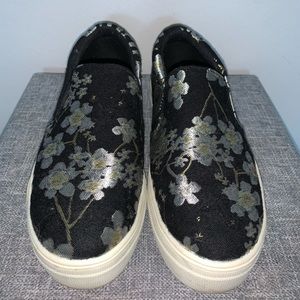 Slip-on sneakers